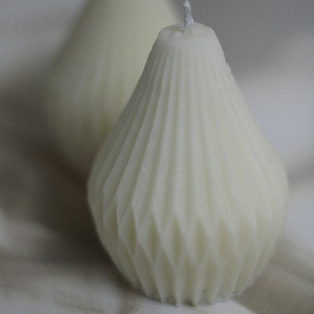 Pear Candle – Artistic Serenity for Your Space