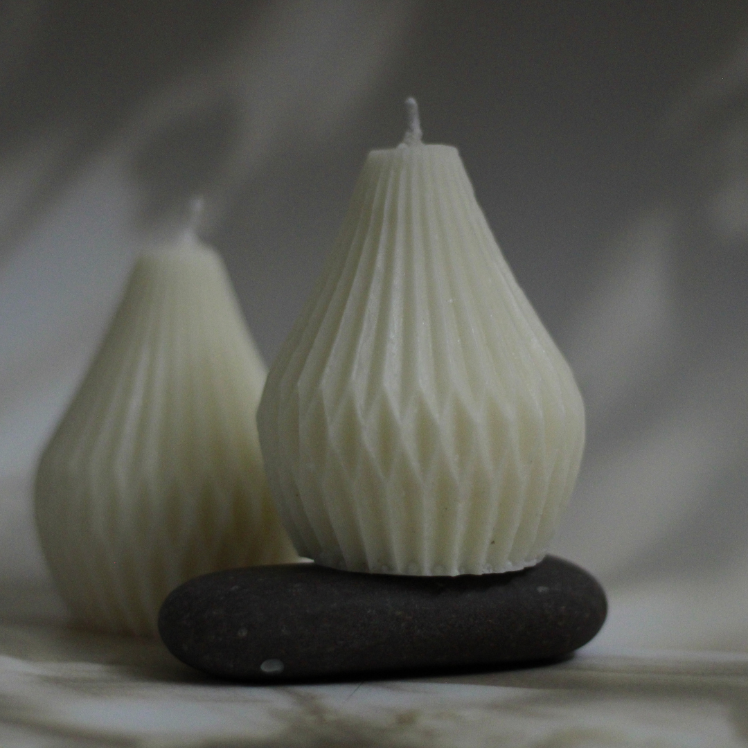Pear Candle – Artistic Serenity for Your Space