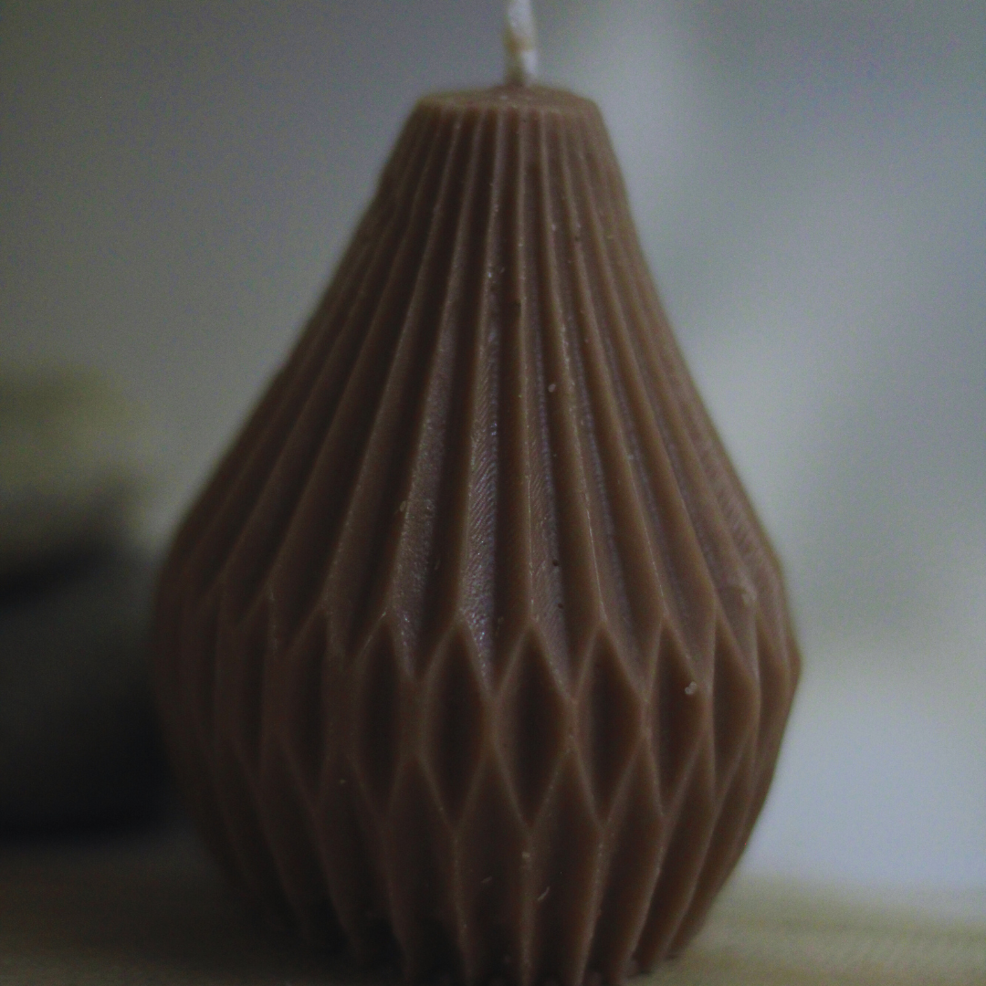 Pear Candle – Artistic Serenity for Your Space