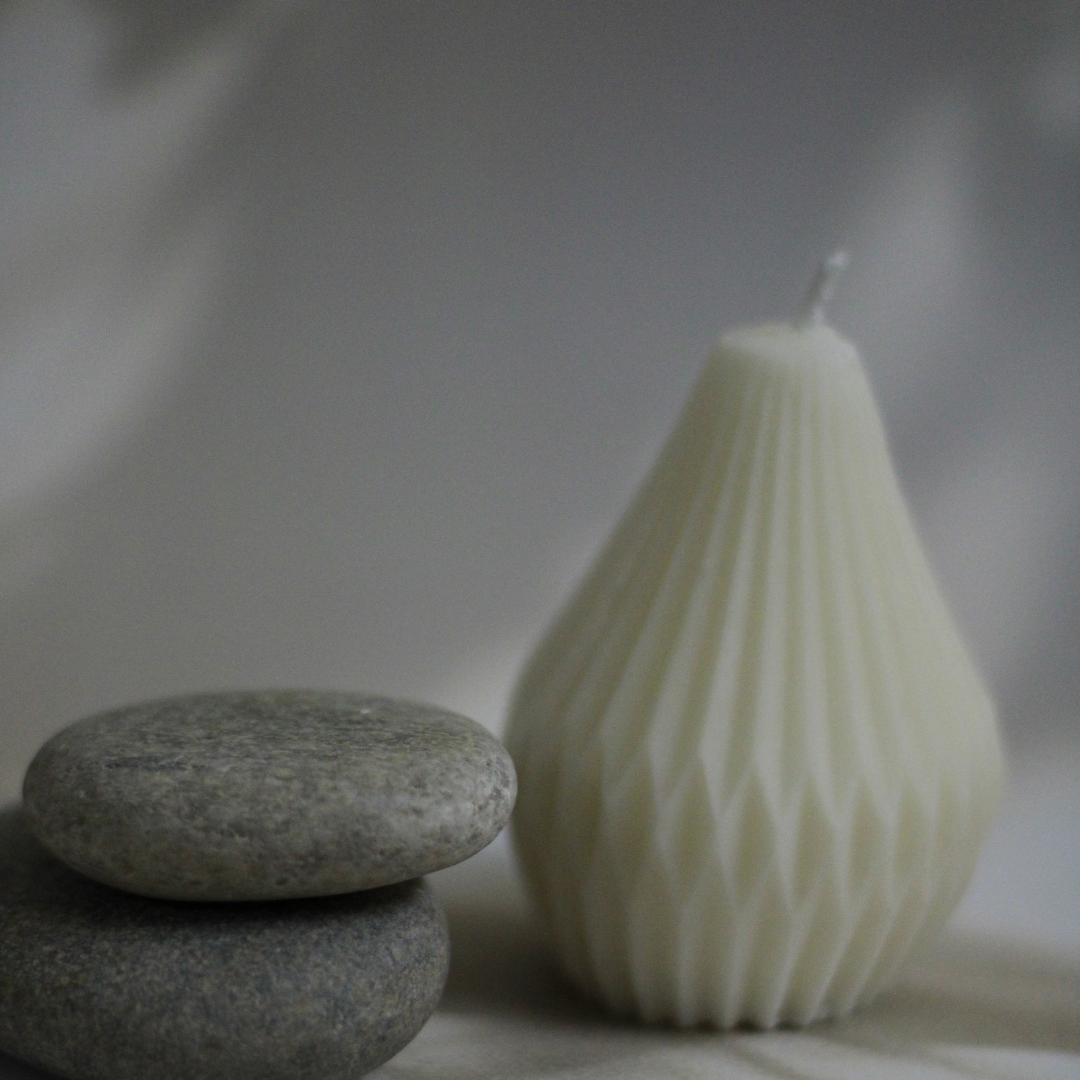 Pear Candle – Artistic Serenity for Your Space