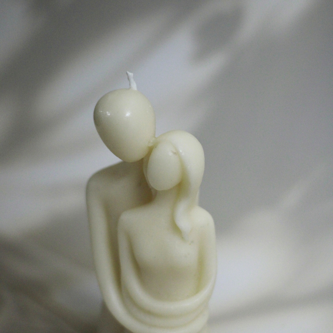 Graceful Couple Candle – Where Love Meets Light
