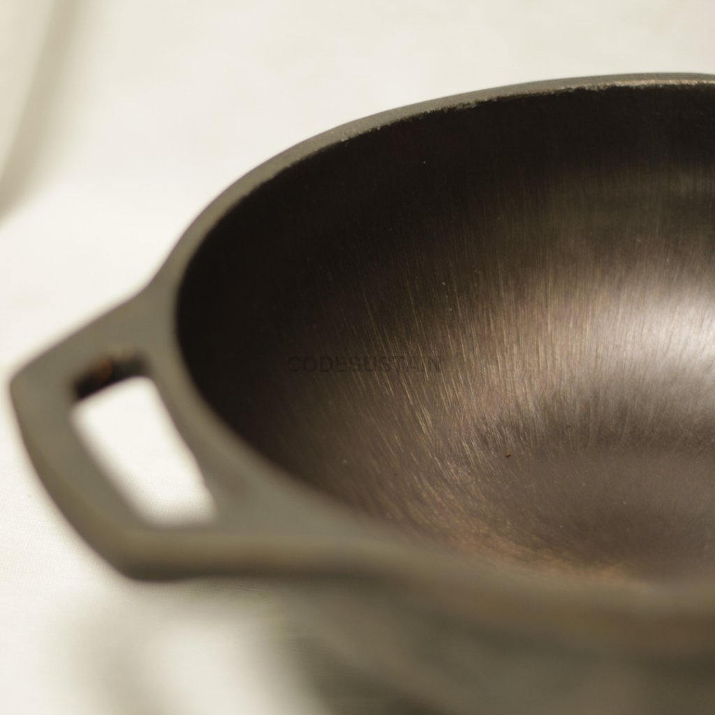 8 inch Lohā Cast Iron Pre-Seasoned Smooth Finish Kadhai || Cast Iron Kadai - Codesustain Ventuures Pvt Ltd