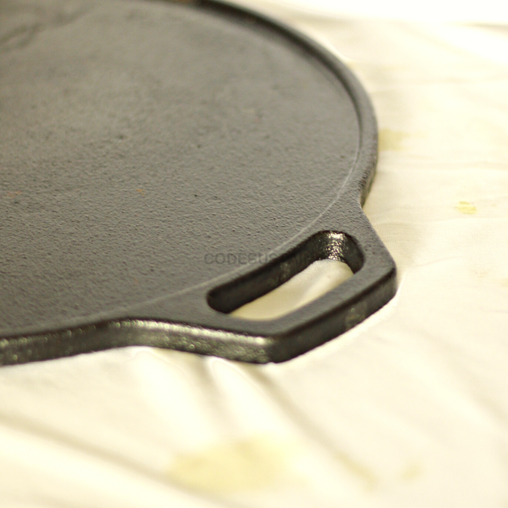 Lohā Cast Iron Pre-Seasoned Smooth Finish Double Handle Tawa || 12 Inches - Codesustain Ventuures Pvt Ltd