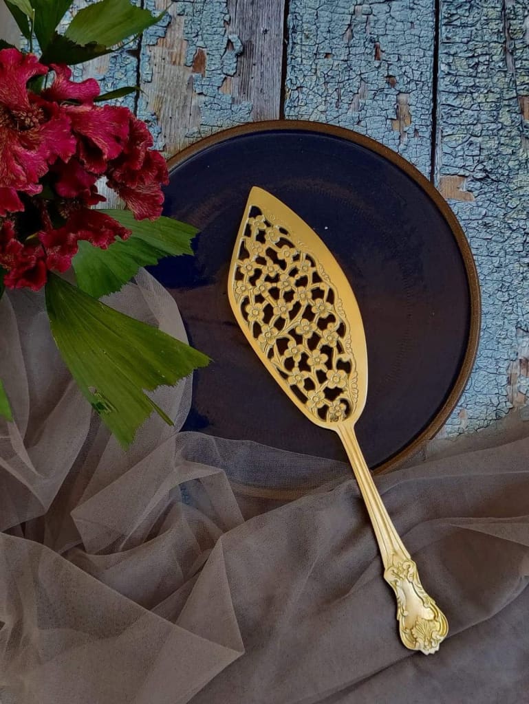Brass Cake Servers | Pie Servers | Ornate Cake Servers | Pizza Lasagna Servers - Codesustain