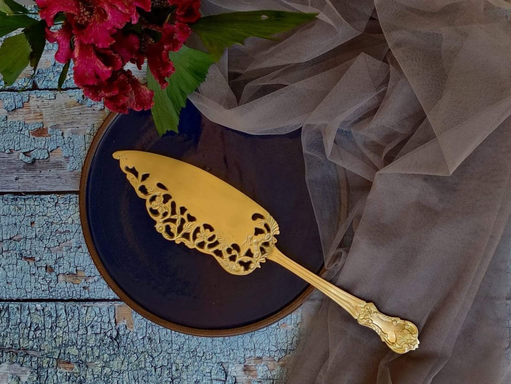 Brass Cake Servers | Pie Servers | Ornate Cake Servers | Pizza Lasagna Servers - Codesustain