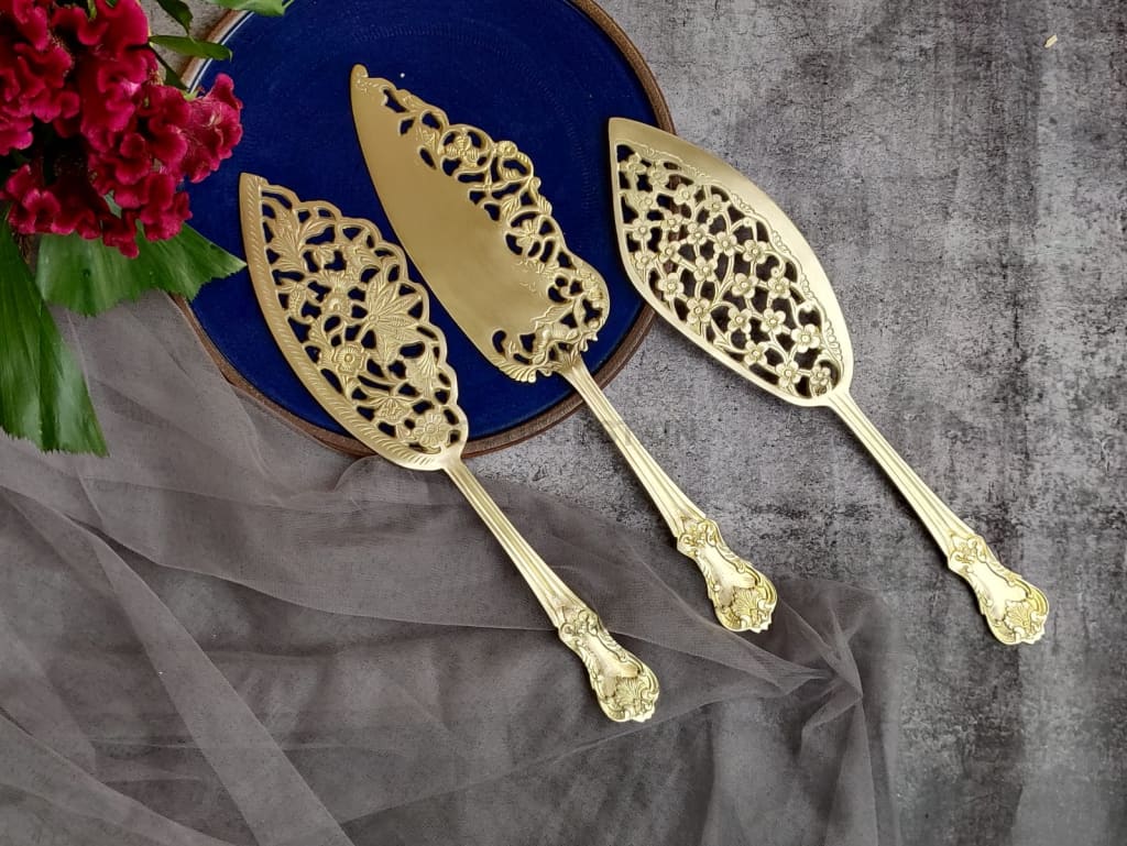 Brass Cake Servers | Pie Servers | Ornate Cake Servers | Pizza Lasagna Servers - Codesustain