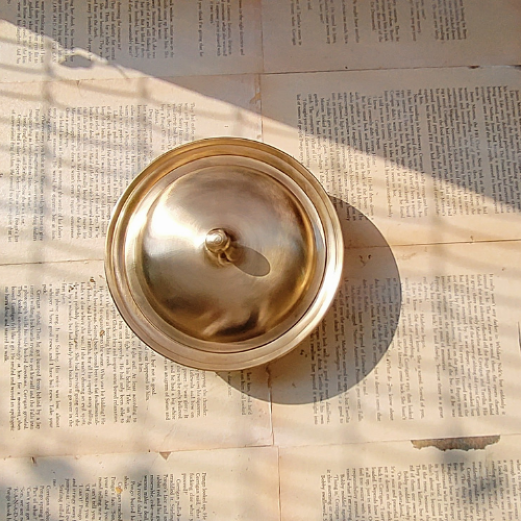 Ayās Vintage Kansa Serving Bowl | Bronze Dinner Bowl | Kansa Multi-purpose Bowl with Lid - Codesustain