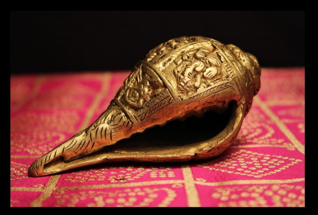 Veda Ethnic Golden Brass Shankh | 5 Inches | Home Decor - Codesustain