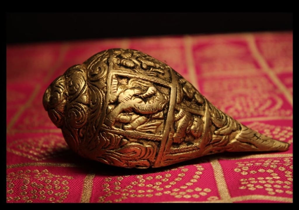 Veda Ethnic Golden Brass Shankh | 5 Inches | Home Decor - Codesustain