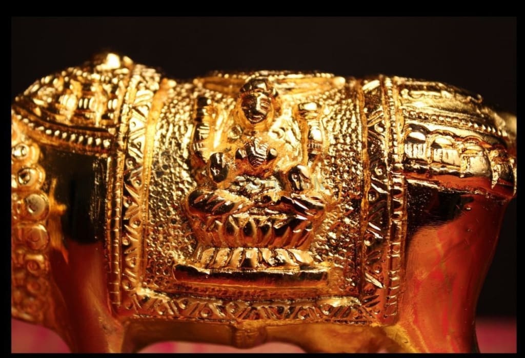 Veda Kamadhenu Gold Foil Plated Cow And Calf Idol - Codesustain