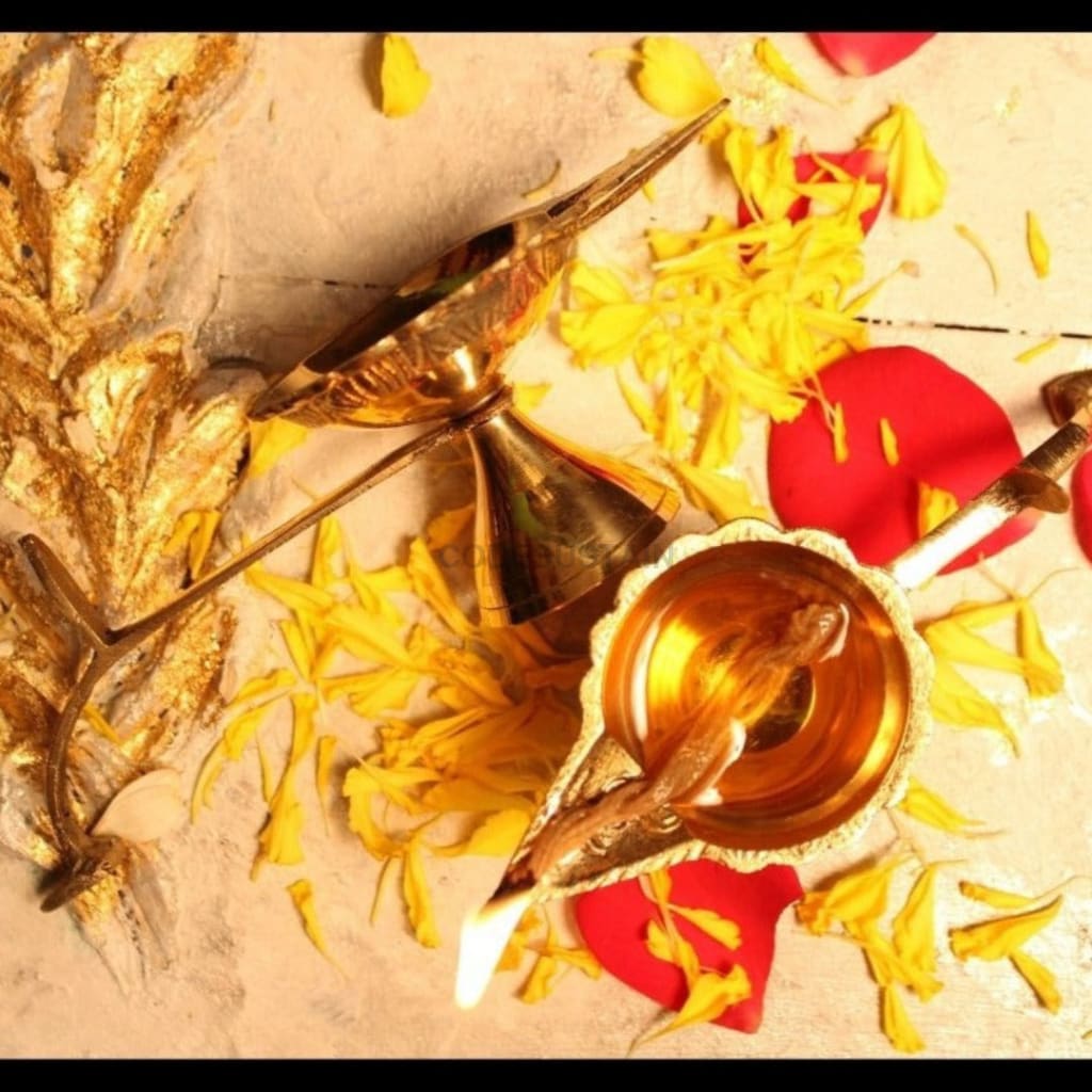 Vintage Brass Ancient Diyas | Small Champhor Arti Diya |Golden Finish - Codesustain
