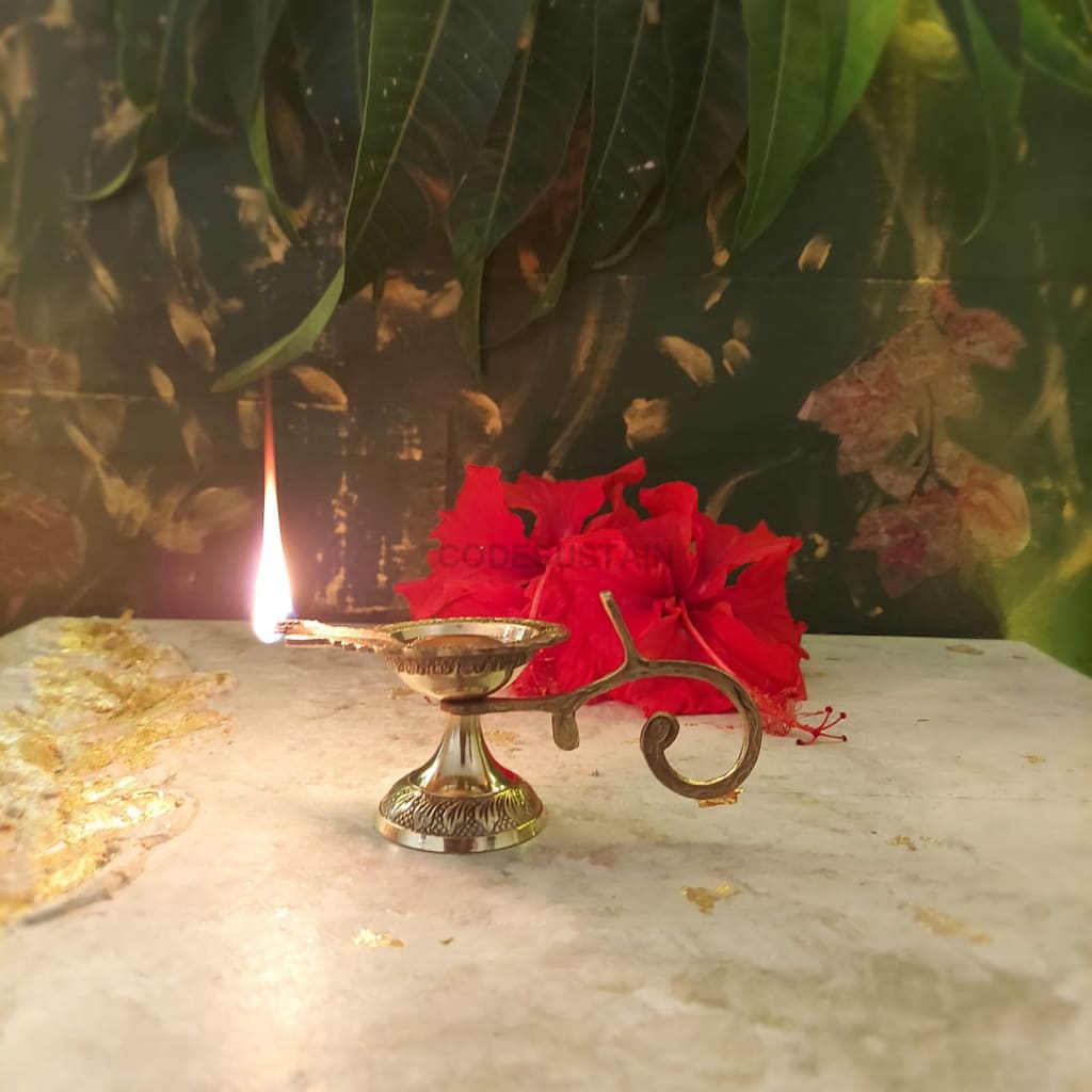Vintage Brass Ancient Diyas | Small Champhor Arti Diya |Golden Finish - Codesustain