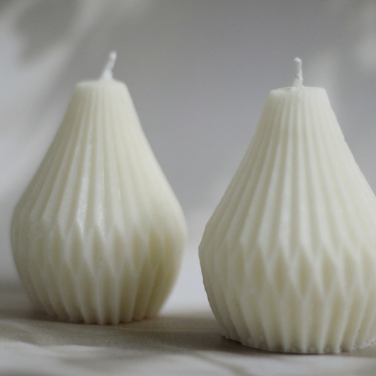 Pear Candle – Artistic Serenity for Your Space