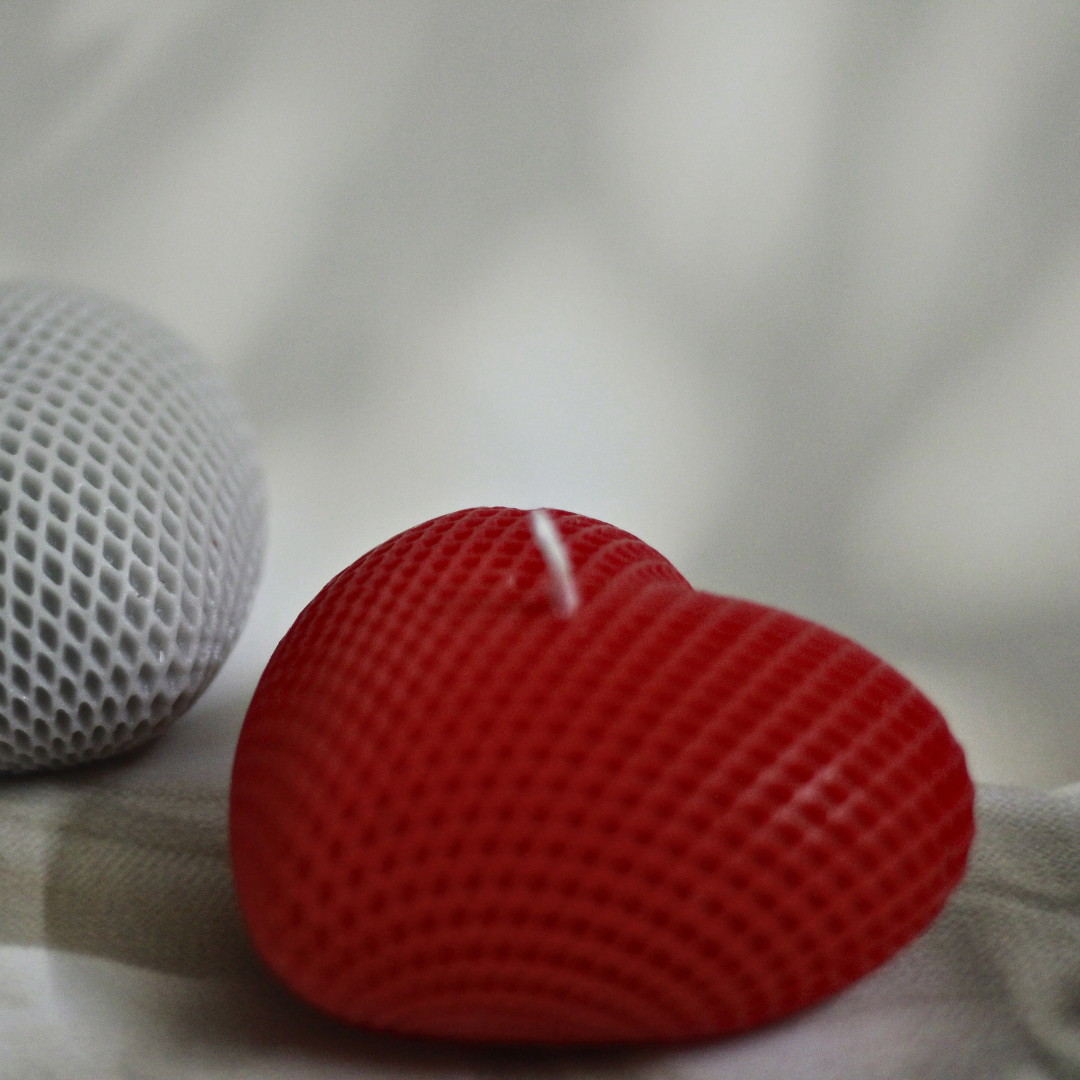 Heart-Shaped Ribbed Candle – A Warm Gift of Love | Gift Box