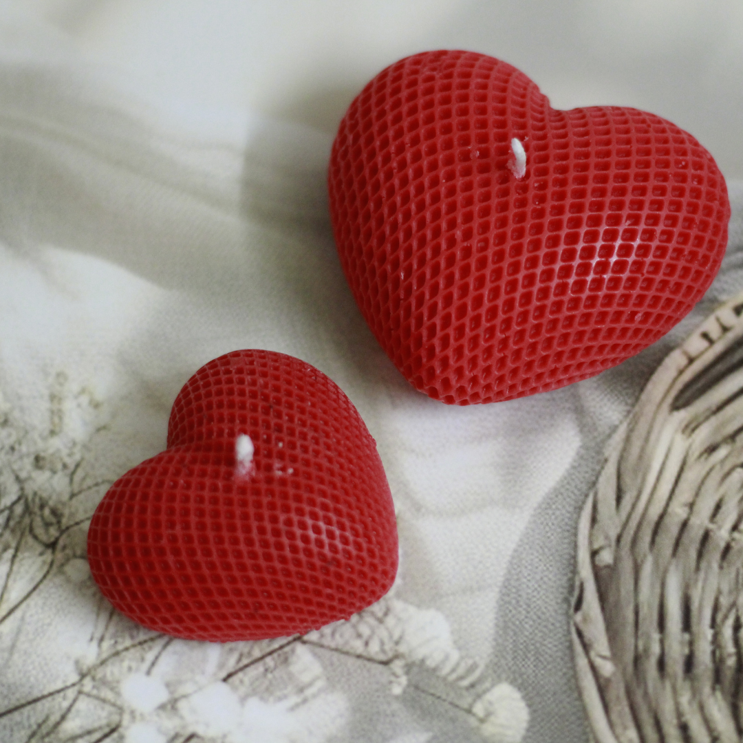 Heart-Shaped Ribbed Candle – A Warm Gift of Love | Gift Box