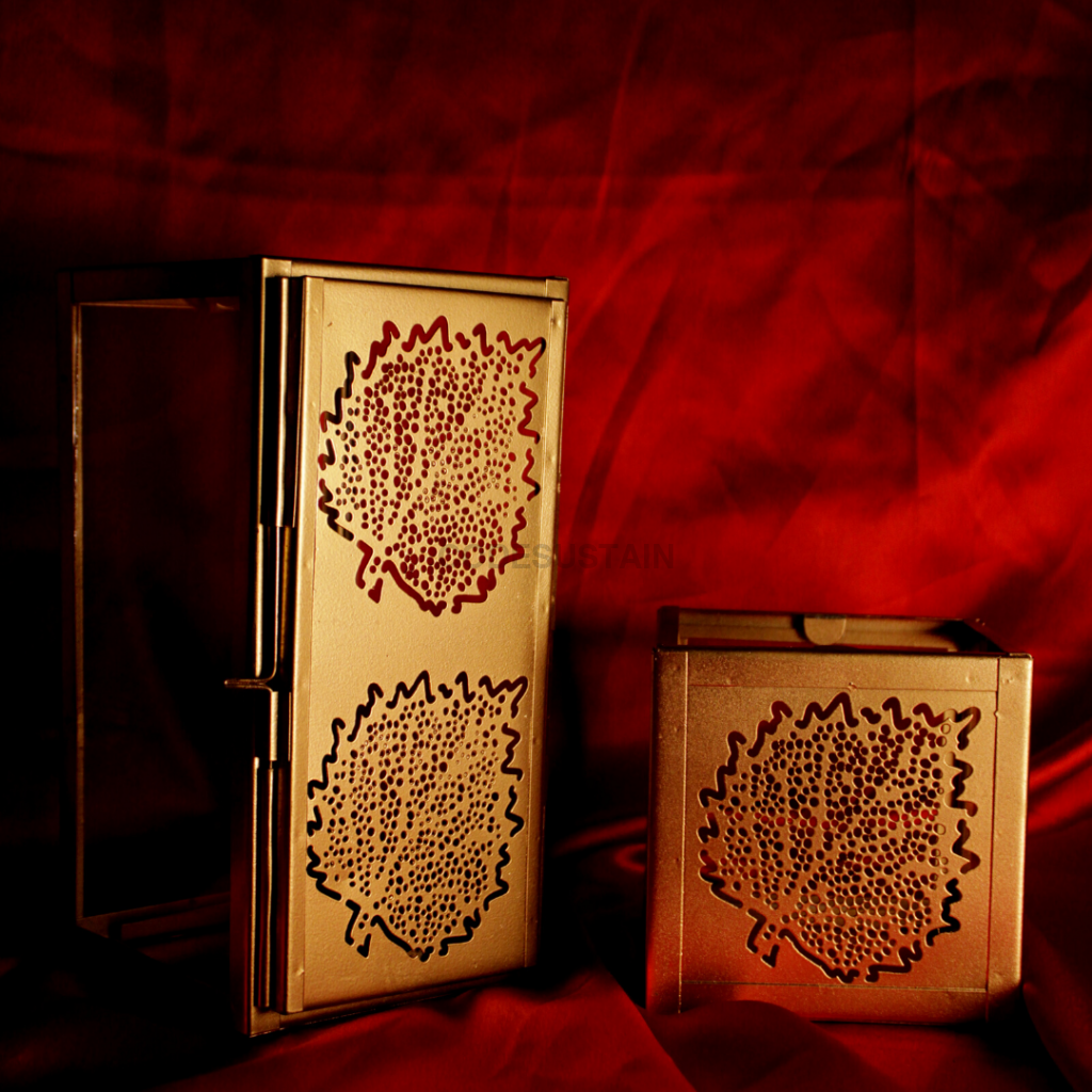 Golden And Glass Leaf Design (Set Of 2) Candle Holder