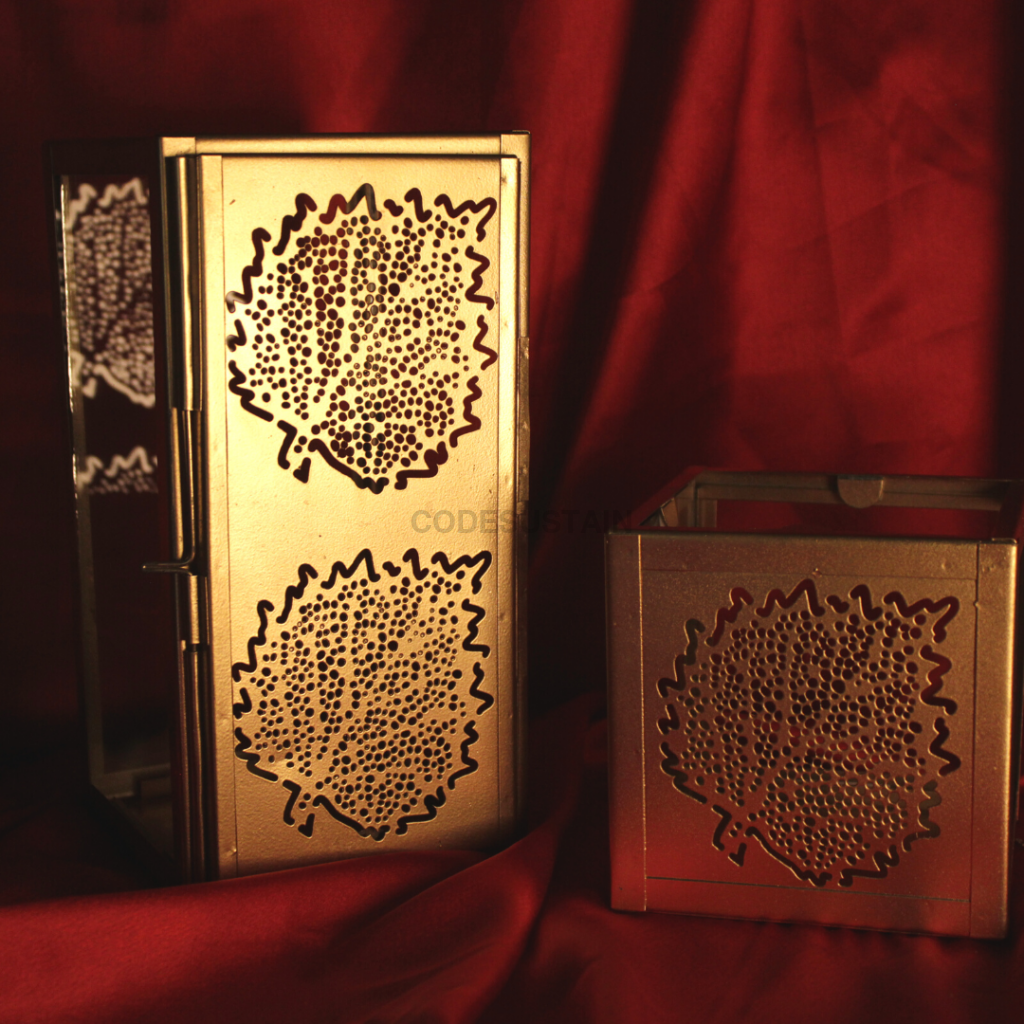 Golden And Glass Leaf Design (Set Of 2) Candle Holder
