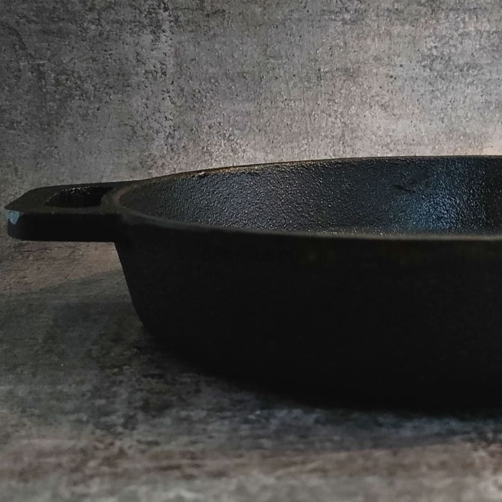 Lohā Cast Iron Pre-Seasoned  Flat base Kadai Kadhai || Cast Iron Kadai - Codesustain