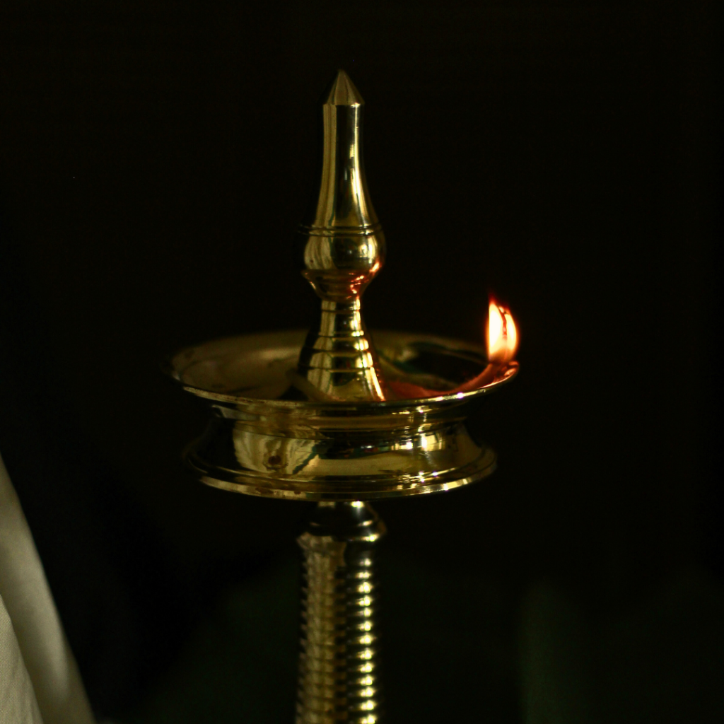 Divine Handmade Brass Samai | Nilavilakku | Large Diya | Gift Box Large - 12 inch Puja item