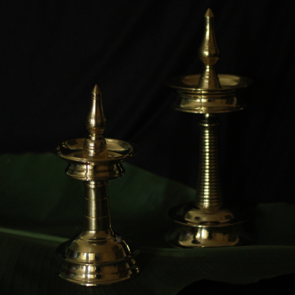 Divine Handmade Brass Samai | Nilavilakku | Large Diya | Gift Box Regular - 10 inch Puja item