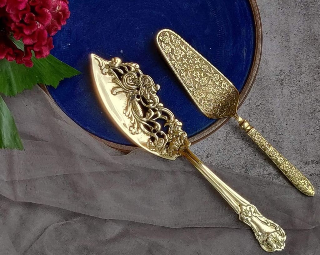 Brass Bakeware Icing &Spatulas | Cake Server| Pizza Server| Pie Server| Wedding Cake Knife and Server Set of 2 - Codesustain