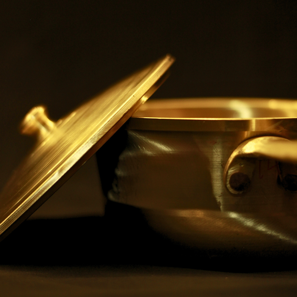 Handmade Bronze Sauce Pan | Kansa Milk Pan with lid 2 ltr Cookware