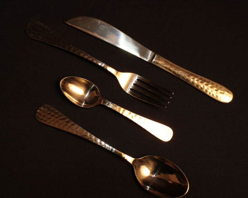 Ayās Embossed Brass Cutlery Set (4 pieces) - Codesustain