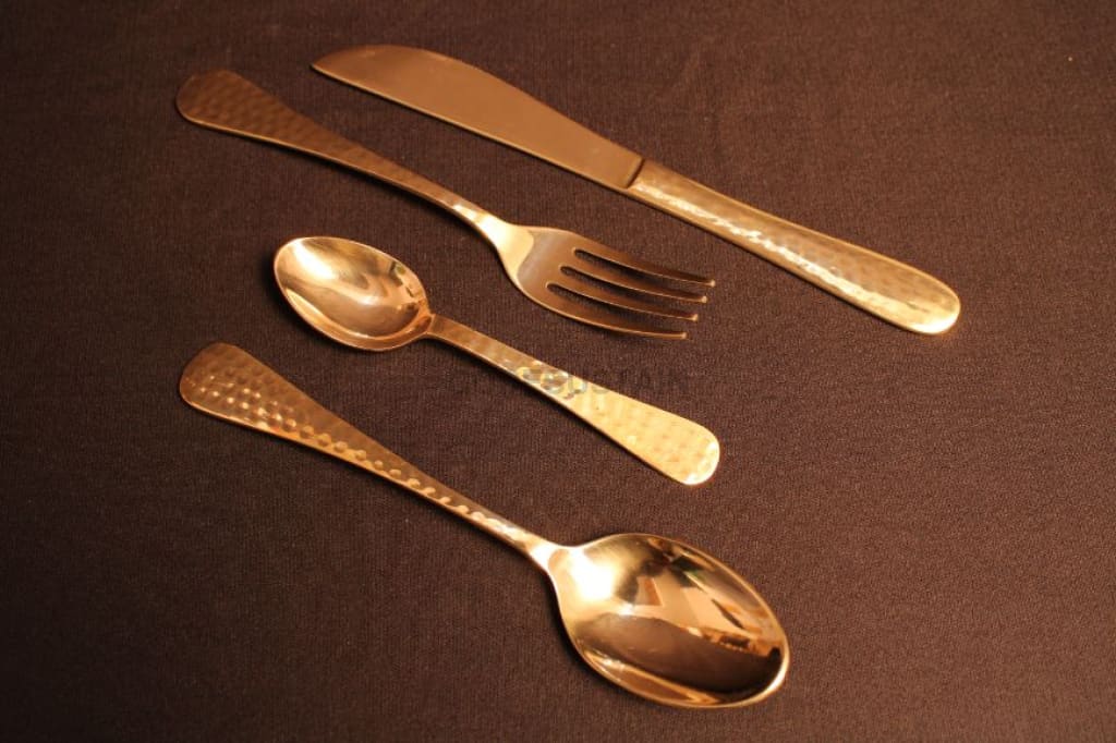 Ayās Embossed Brass Cutlery Set (4 pieces) - Codesustain