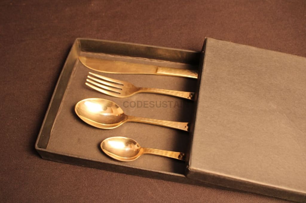 Ayās Embossed Brass Cutlery Set (4 pieces) - Codesustain