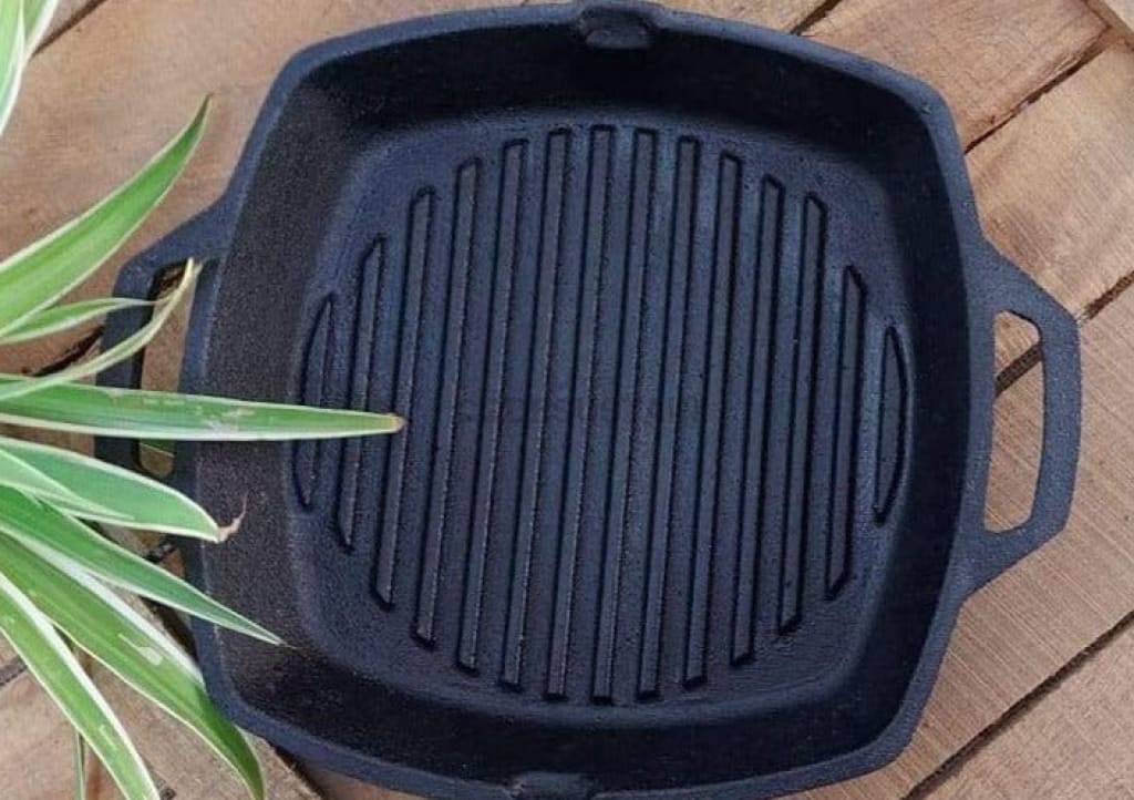 Lohā Pre-Seasoned Cast Iron Grill Pan || 17.5 Inches - Codesustain