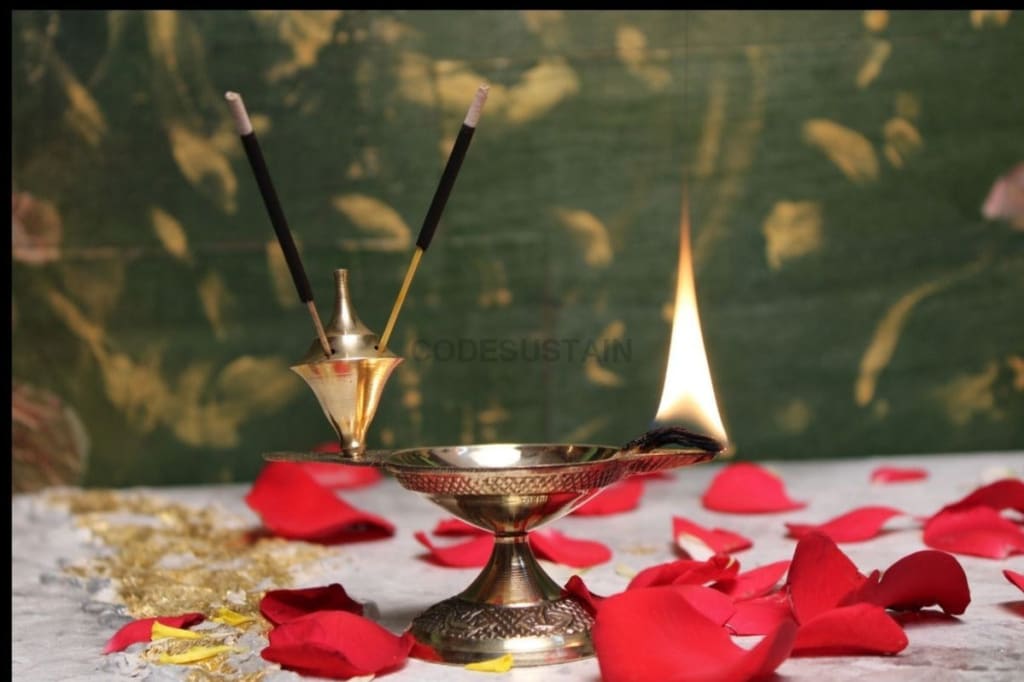 Traditional Brass Diyas | Small Arti Diya |Golden Finish|Two in one - Codesustain