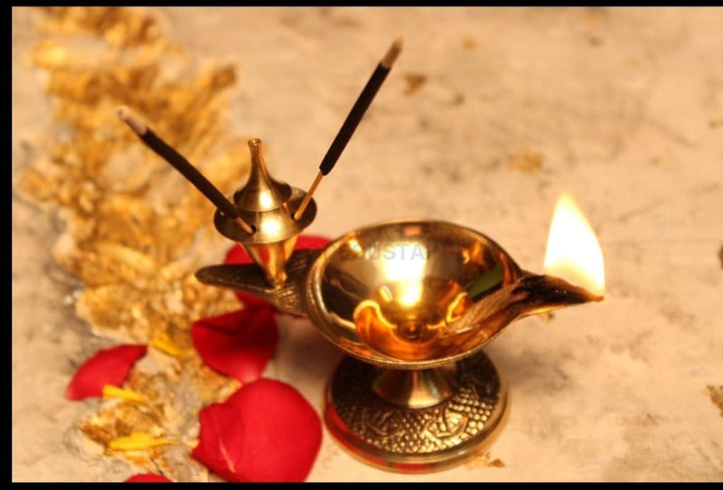 Traditional Brass Diyas | Small Arti Diya |Golden Finish|Two in one - Codesustain