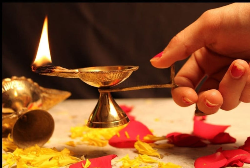 Vintage Brass Ancient Diyas | Small Champhor Arti Diya |Golden Finish - Codesustain